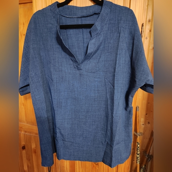 Tops - Nwot womens top
